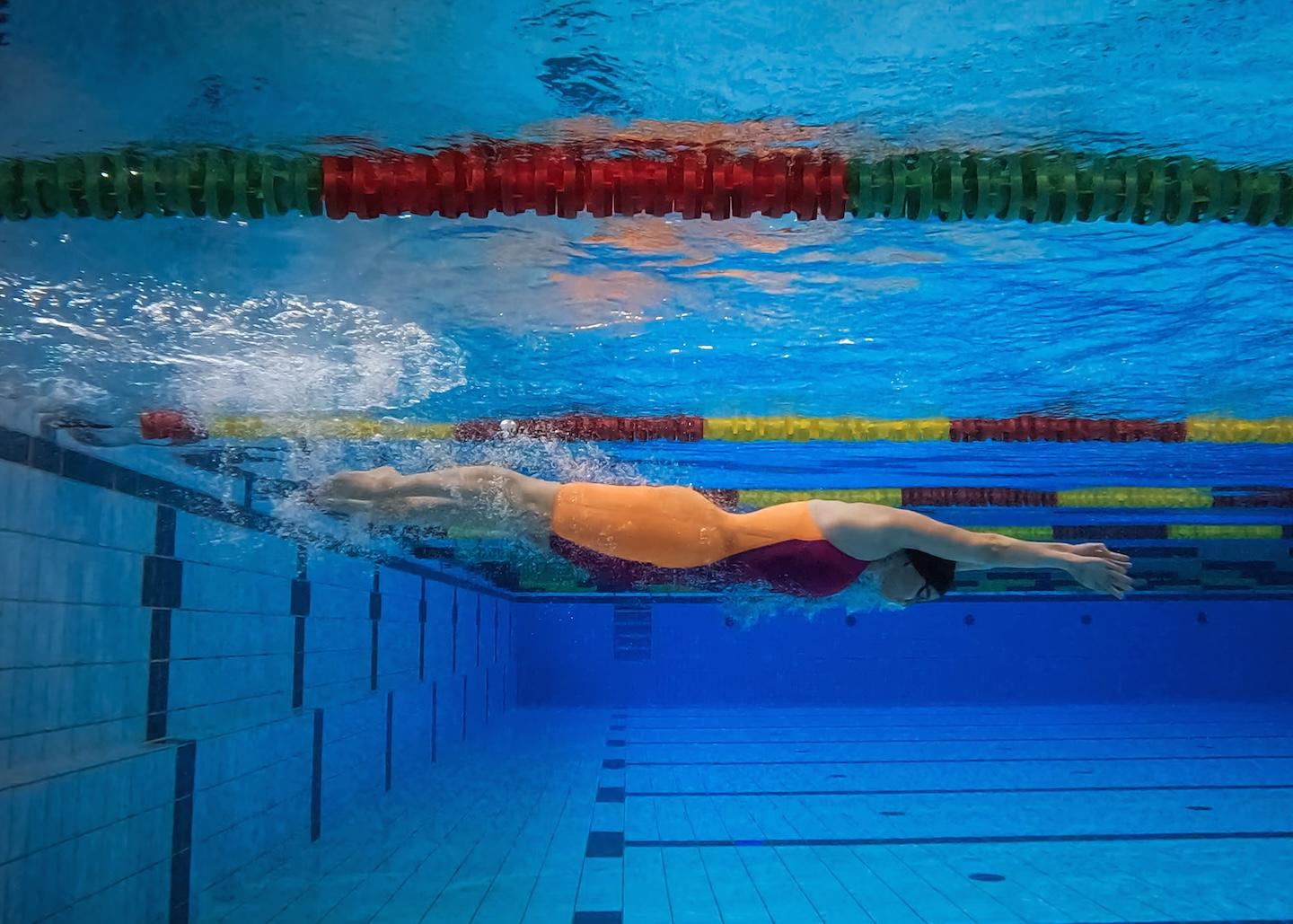 Strengthen your core in the pool